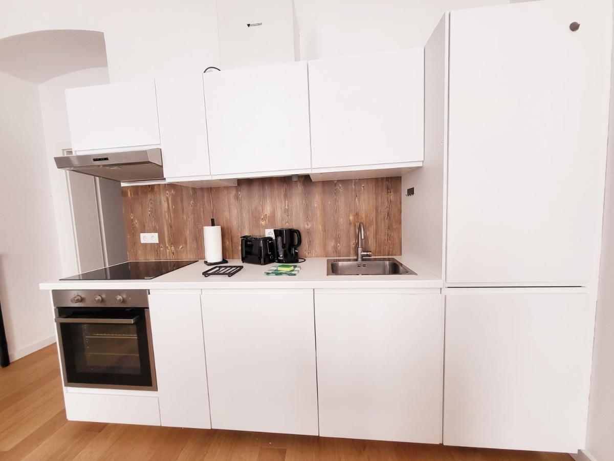 Novara City Apartment Вена Экстерьер фото
