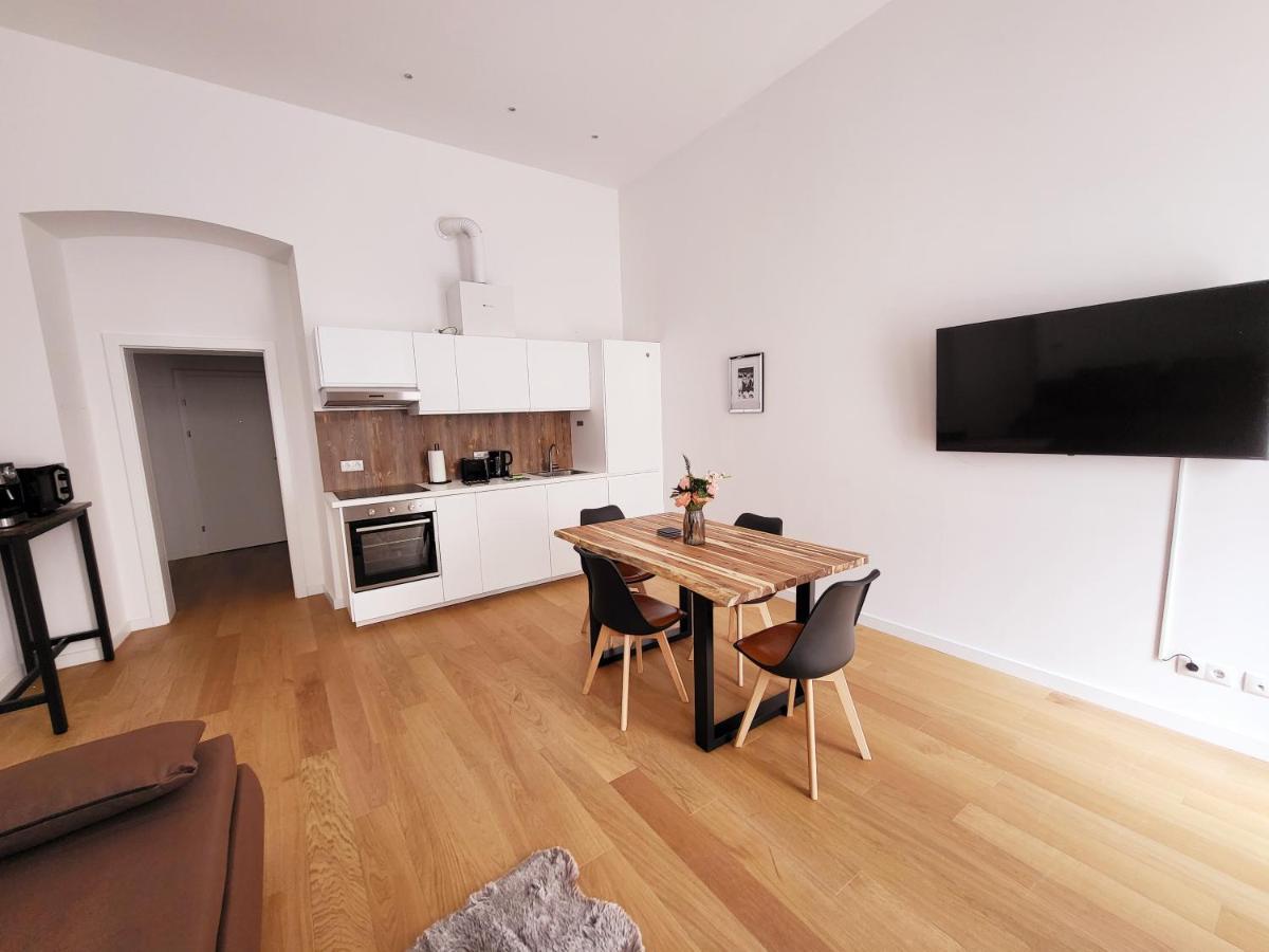 Novara City Apartment Вена Экстерьер фото
